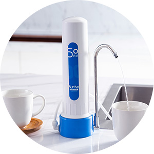 凈水機(jī)，有的凈水機(jī)使用的是黑金膜（石墨烯膜），有的是陶瓷膜供用戶(hù)選擇。